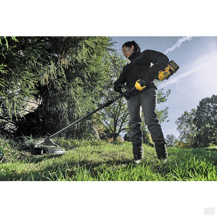 Dwalt FLEXVOLT 60V MAX 17" Brushless Cordless Power Head Attachment Capable String Trimmer 9.0Ah Kit (DCST972X1)