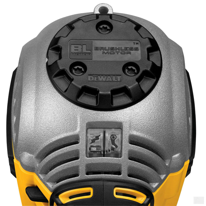 Dewalt 20V MAX* Cordless 30° Paper Collated Framing Nailer Kit Comes With Battery And Charger [DCN692M1]