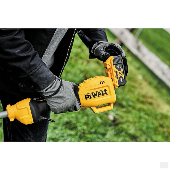 Dewalt 20V MAX* 13 in. Cordless String Trimmer With Charger and 4.0Ah Battery (DCST925M1)
