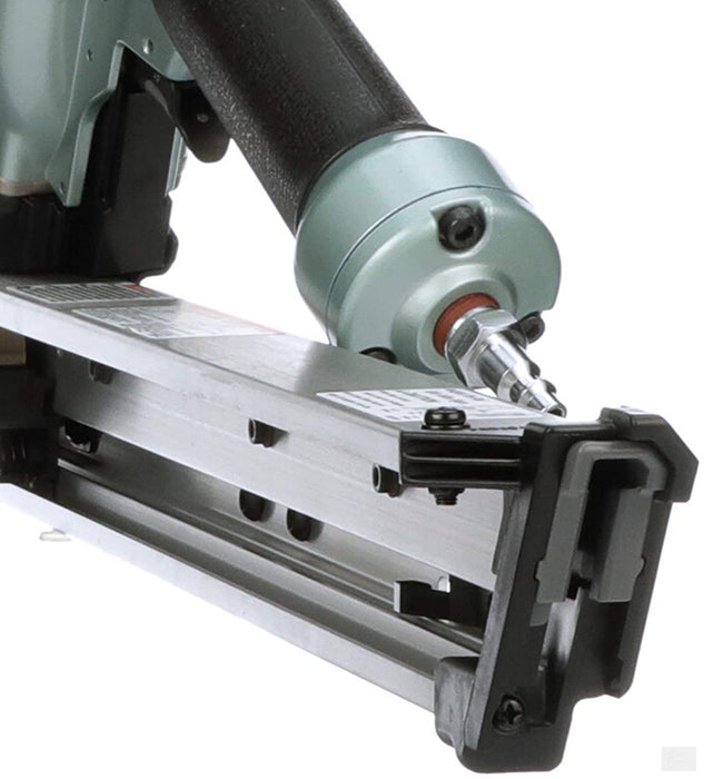METABO 2-1/2" Strap-Tite Fastening System Strip Nailer with Short Magazine [NR65AK2S]