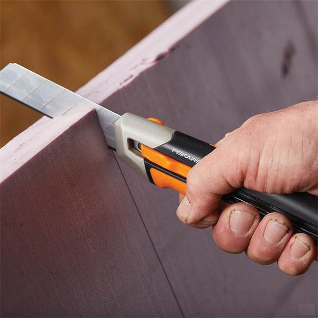 Fiskars® Pro Retractable Snap-Off Utility Knife 25 mm [770220]