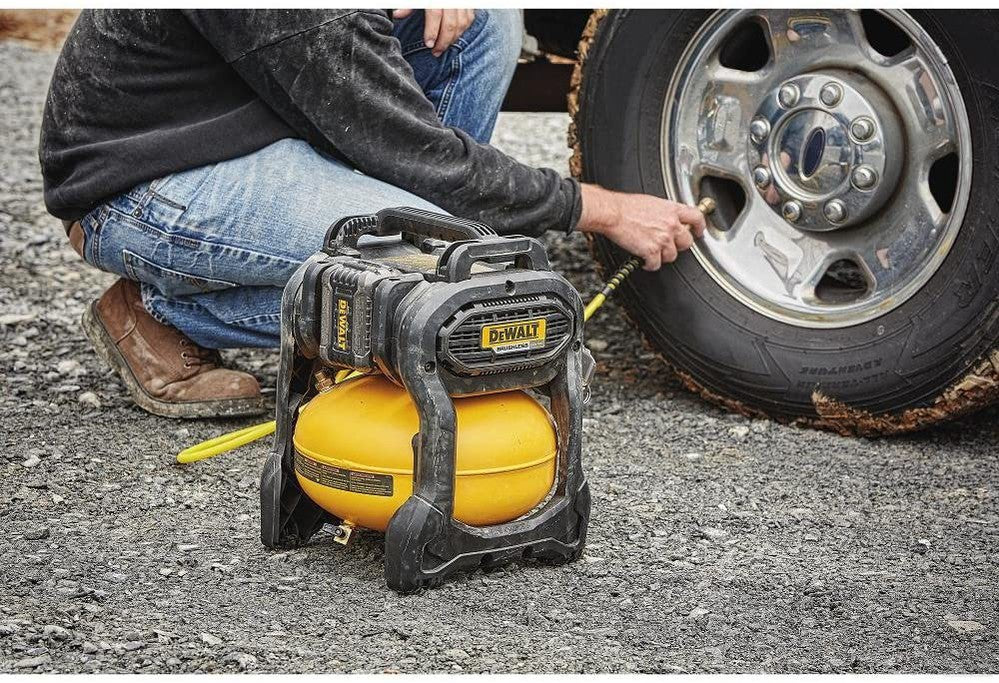 DEWALT 60V MAX* FLEXVOLT® 2.5 Gallon Cordless Air Compressor Kit [DCC2560T1]