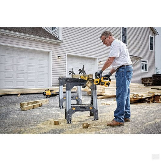 DEWALT 20V MAX* Compact Cordless Chainsaw Kit [DCCS620P1]