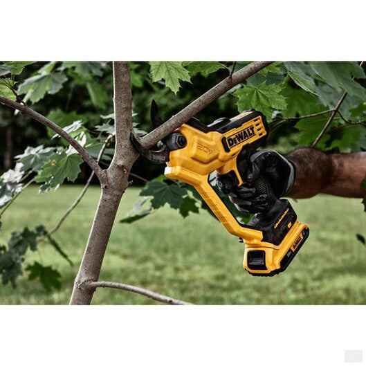 Dewalt 20V MAX 1-1/2 in. Cordless Pruner (Tool Only) [DCPR320B]