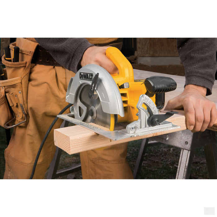 DEWALT 7-1/4" Light Weight Circular Saw [DWE575]