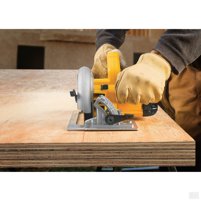 DEWALT 7-1/4" Light Weight Circular Saw [DWE575]