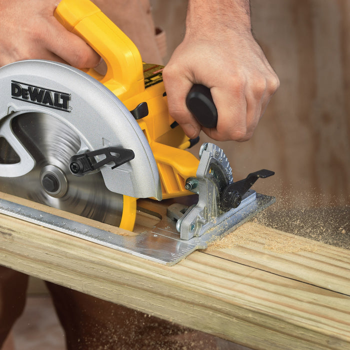 DEWALT 7-1/4" Light Weight Circular Saw [DWE575]