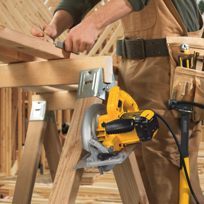 DEWALT 7-1/4" Light Weight Circular Saw [DWE575]