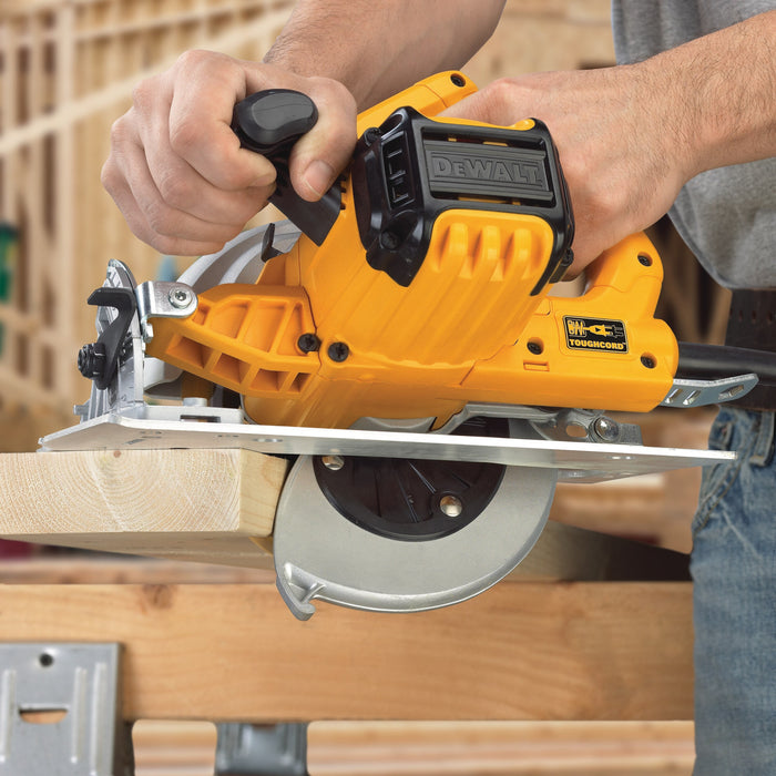 DEWALT 7-1/4" Light Weight Circular Saw [DWE575]