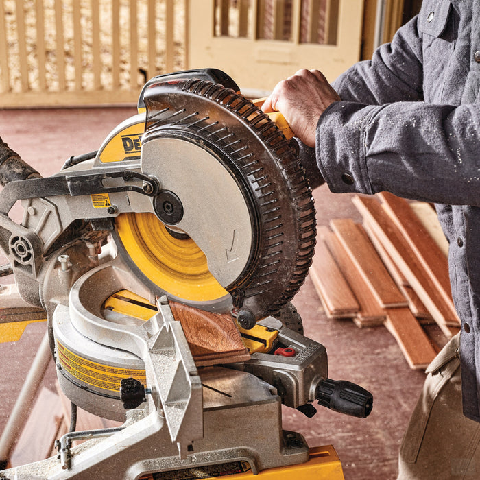 DEWALT 15 AMP 10 IN. Electric Single-Bevel Compound Miter Saw [DWS713]