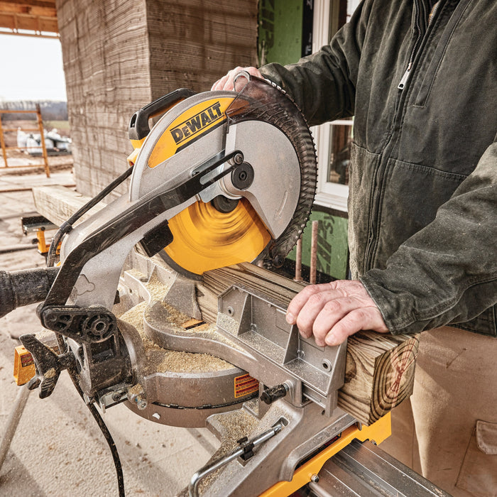 DEWALT 15 AMP 12 IN. Single-Bevel Compound Miter Saw [DWS715]